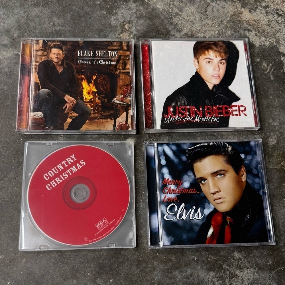 Christmas Music CD Bundle Elvis Justin Bieber Blake Shelton